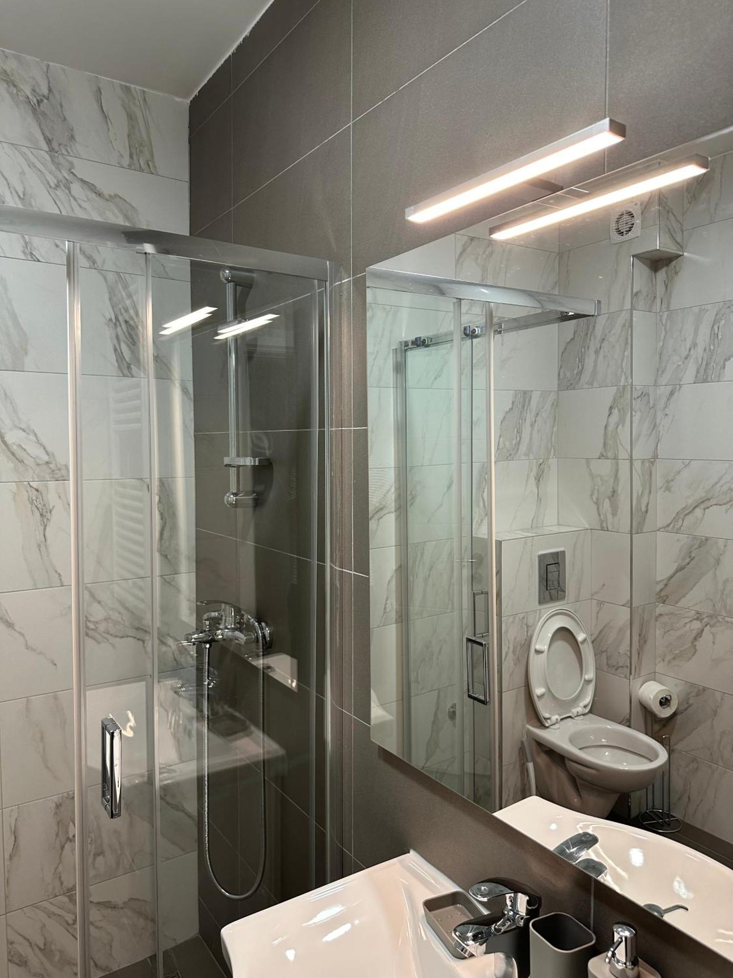 Sleep&fly Belgrade Apartment Ledine
